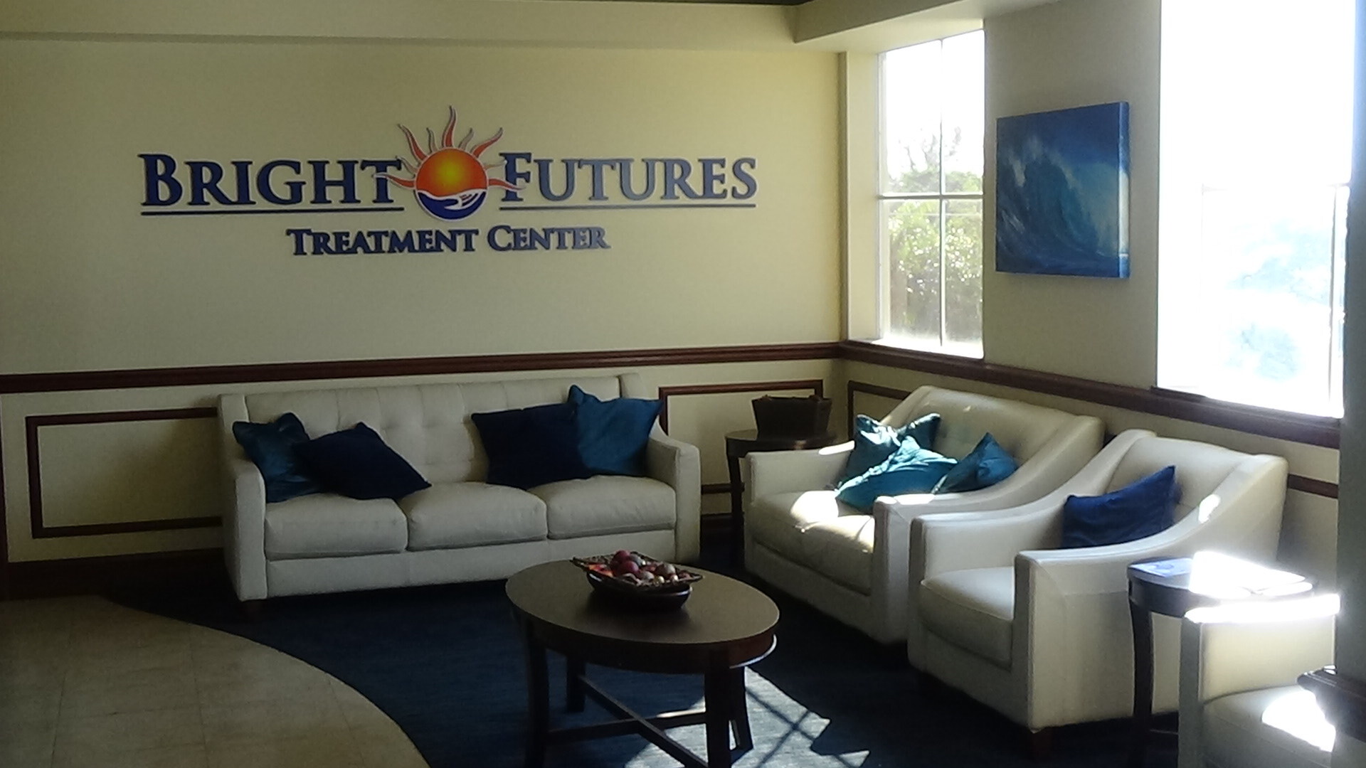 A view of a waiting room in Bright Futures Treatment Center main facility